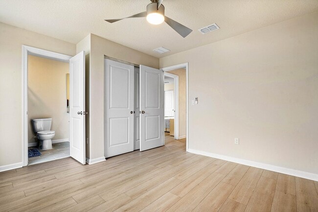 Building Photo - 5623 Enclave Dr