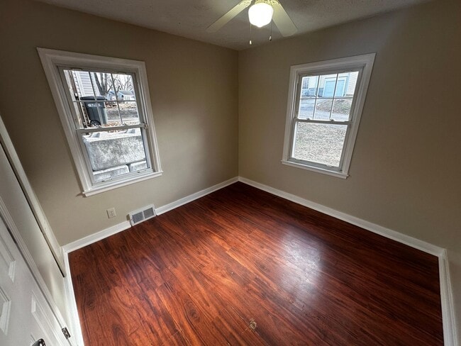 Building Photo - 2205 Monterey Dr