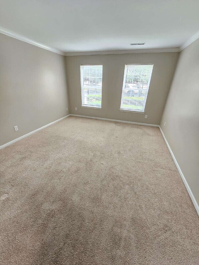 Building Photo - 3-Level Condo in Prime Sterling Heights Location. 2 Bed, 2 Full Bath, 2 Half Baths | 2-Car Garage...