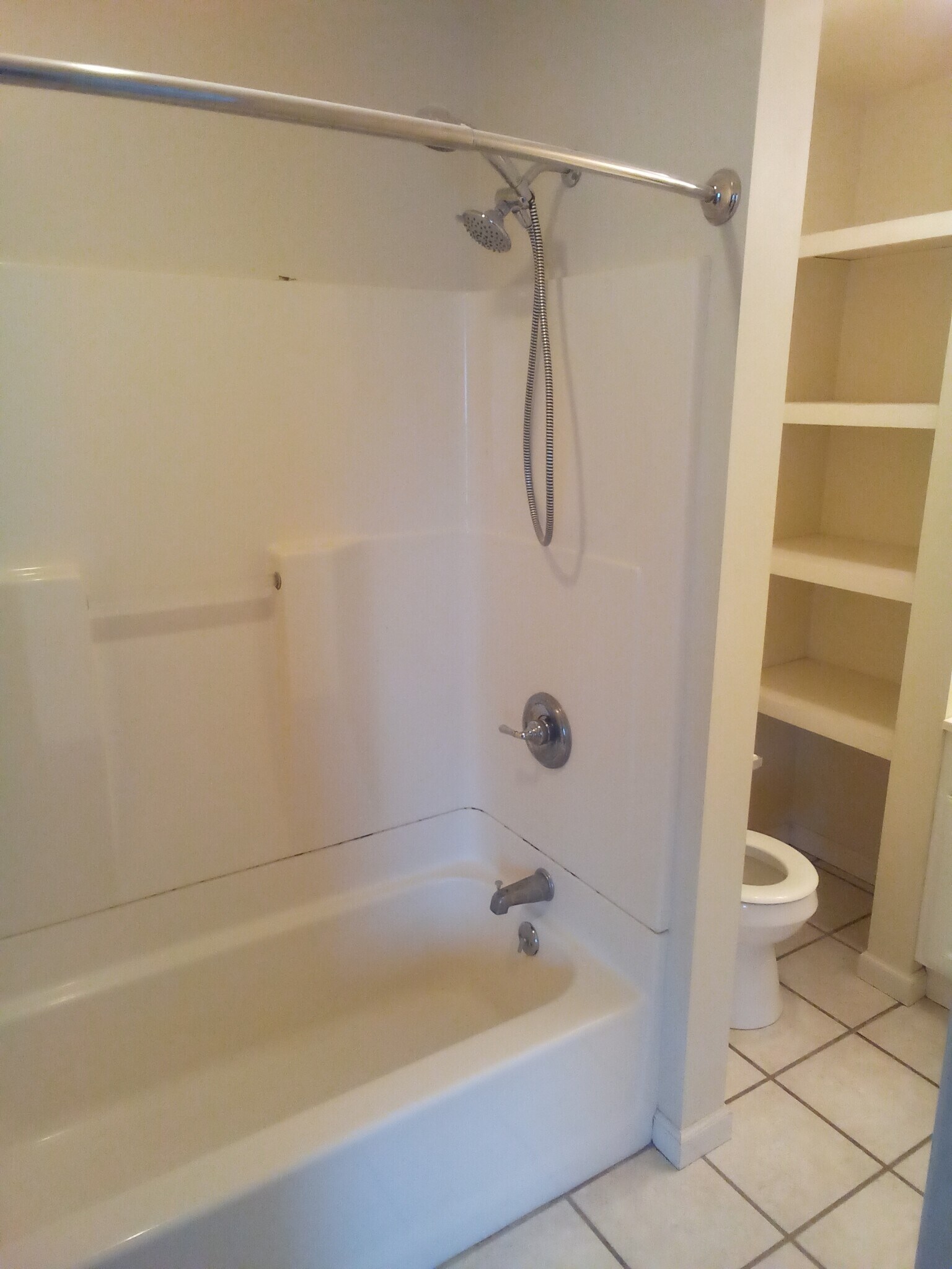 Building Photo - 914 Front St