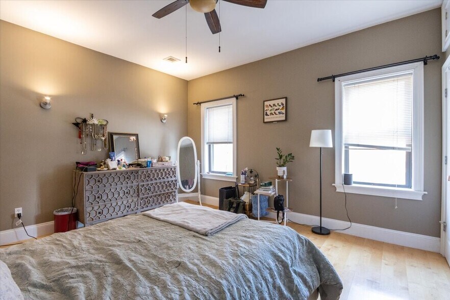 Building Photo - 9 Worthington St