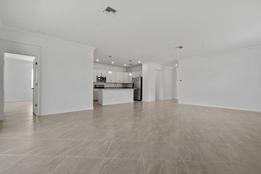 Building Photo - 4363 Lemongrass Dr