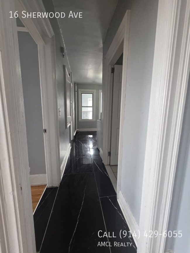 Building Photo - 16 Sherwood Ave