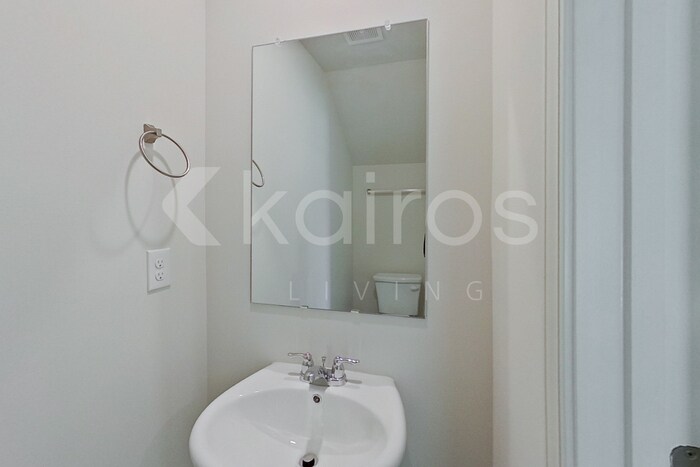 Building Photo - 360 Ironwood Ct