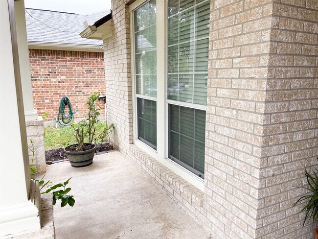 Building Photo - 3257 Gladewater Ln