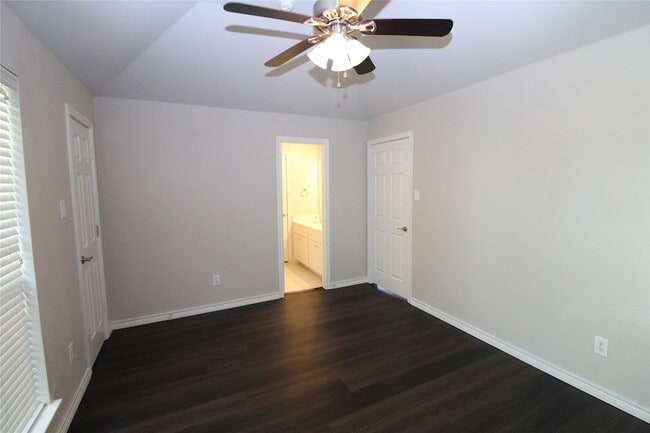 Building Photo - 15195 Shellwood Ln