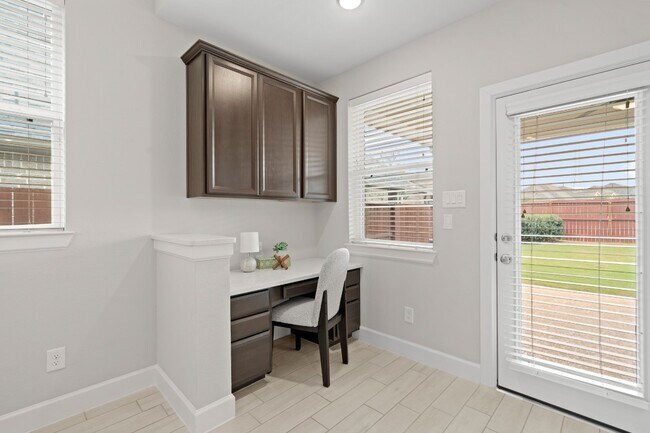 Building Photo - 6919 Myrtle Dr