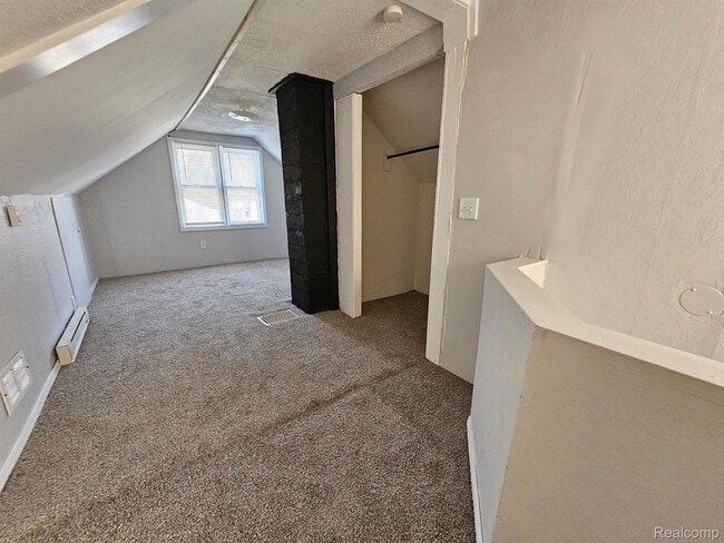 Building Photo - 6828 Meadow Ave