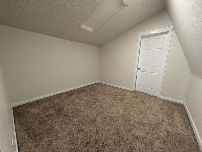 Building Photo - Corner Lot Triplex Unit in Gig Harbor, Ava...