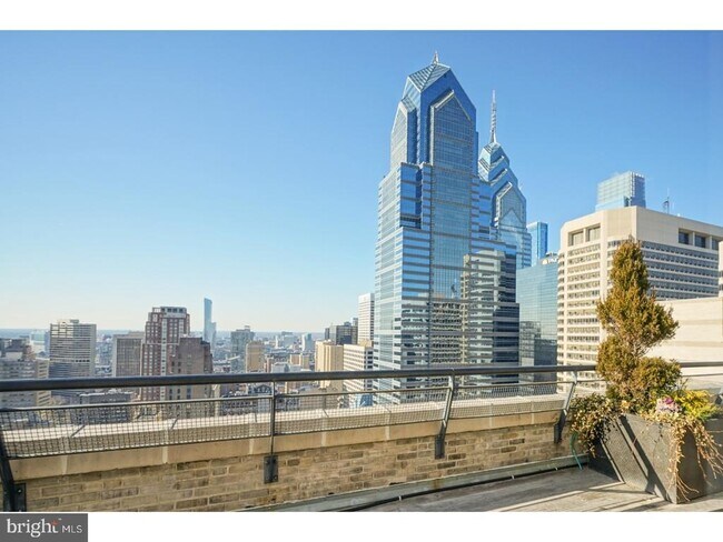 Building Photo - 111 S 15th St