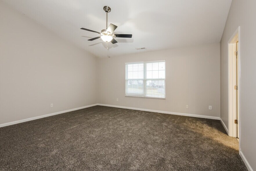 Building Photo - 2822 Armaugh Dr
