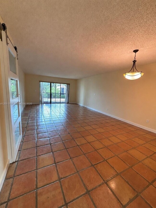 Building Photo - 286 Racquet Club Rd