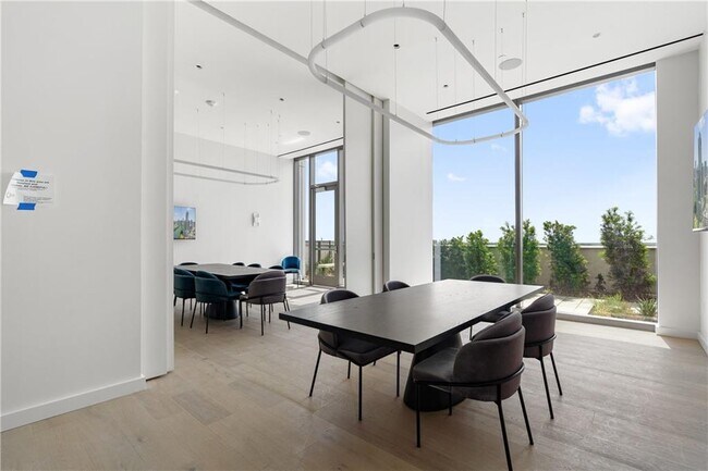 Building Photo - 44 East Ave