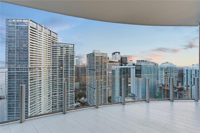 Building Photo - 300 Biscayne Blvd Way