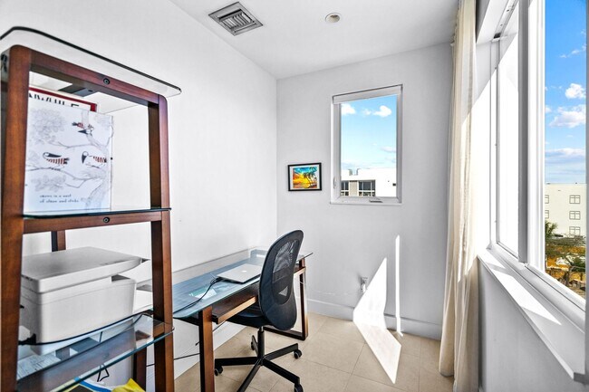 Building Photo - Monthly rental for Season , ( min 4 months)