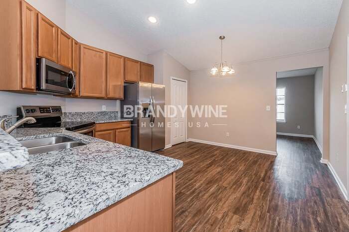 Building Photo - 11921 Dover Village Dr W