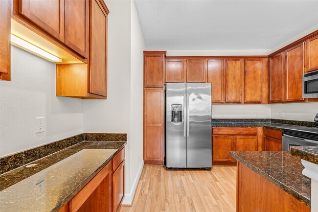 Building Photo - 3001 Murworth Dr