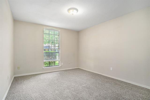 Building Photo - 802 Pebblebrook Dr