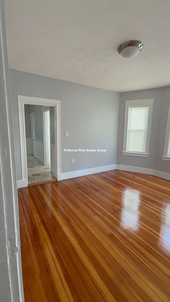 Building Photo - 52 Stonehurst St