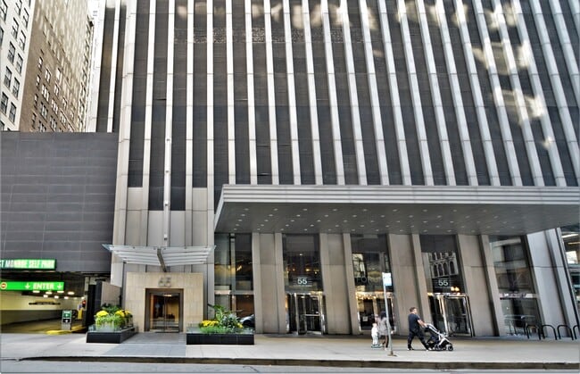 Building Photo - 65 E Monroe St