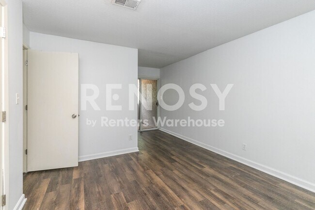 Building Photo - 4524 Holly St