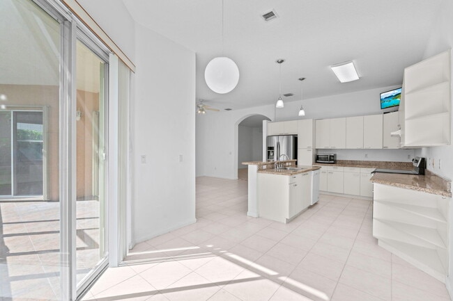 Building Photo - 2018 Reston Cir