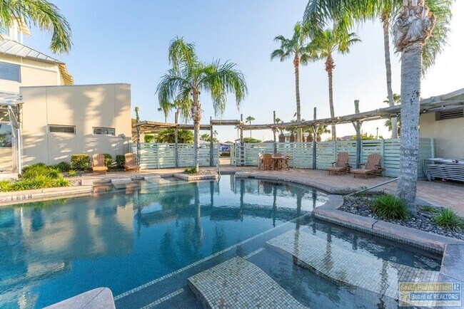 Building Photo - 133 Oleander Dr