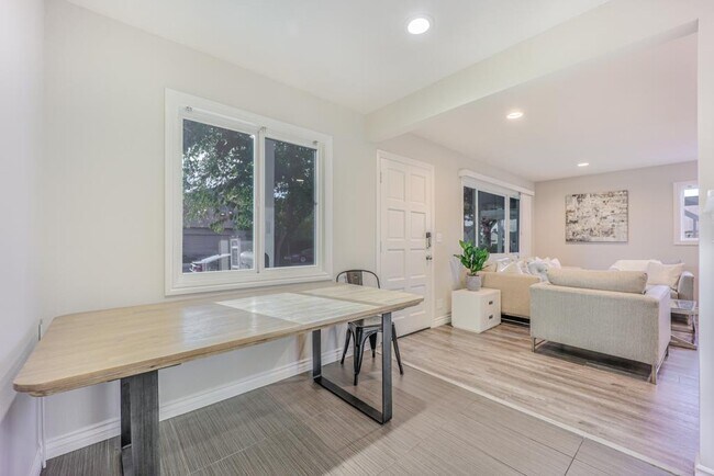 Building Photo - 4719 Snead Dr