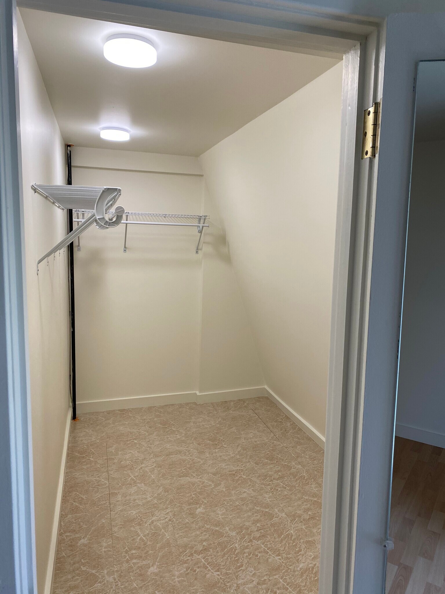 Building Photo - 114 S 6th St