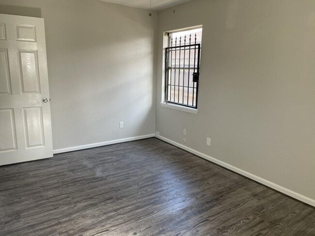 Building Photo - 4114 Ebbtide Dr