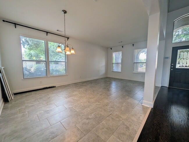 Building Photo - 8343 Sedona Ridge Dr