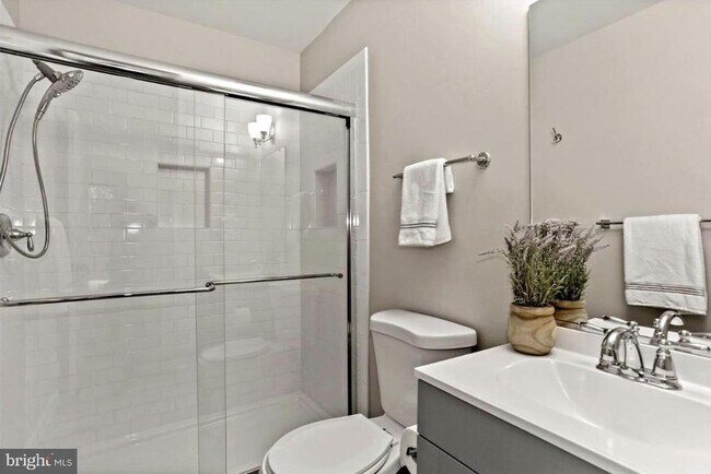 Building Photo - 3875 Steppes Ct
