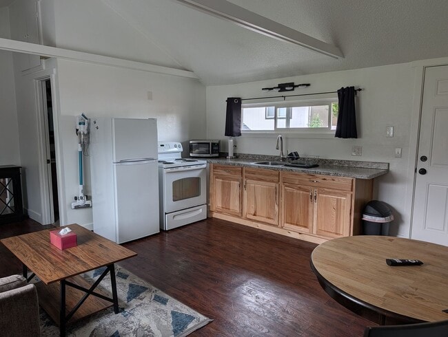 Building Photo - State Street