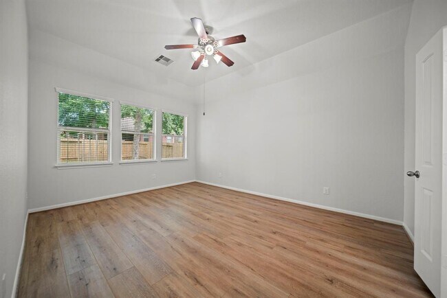 Building Photo - 1055 Forest Haven Ct