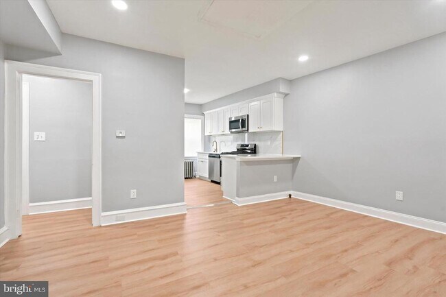 Building Photo - 5548 Ridge Ave