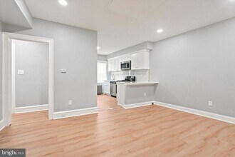 Building Photo - 5548 Ridge Ave