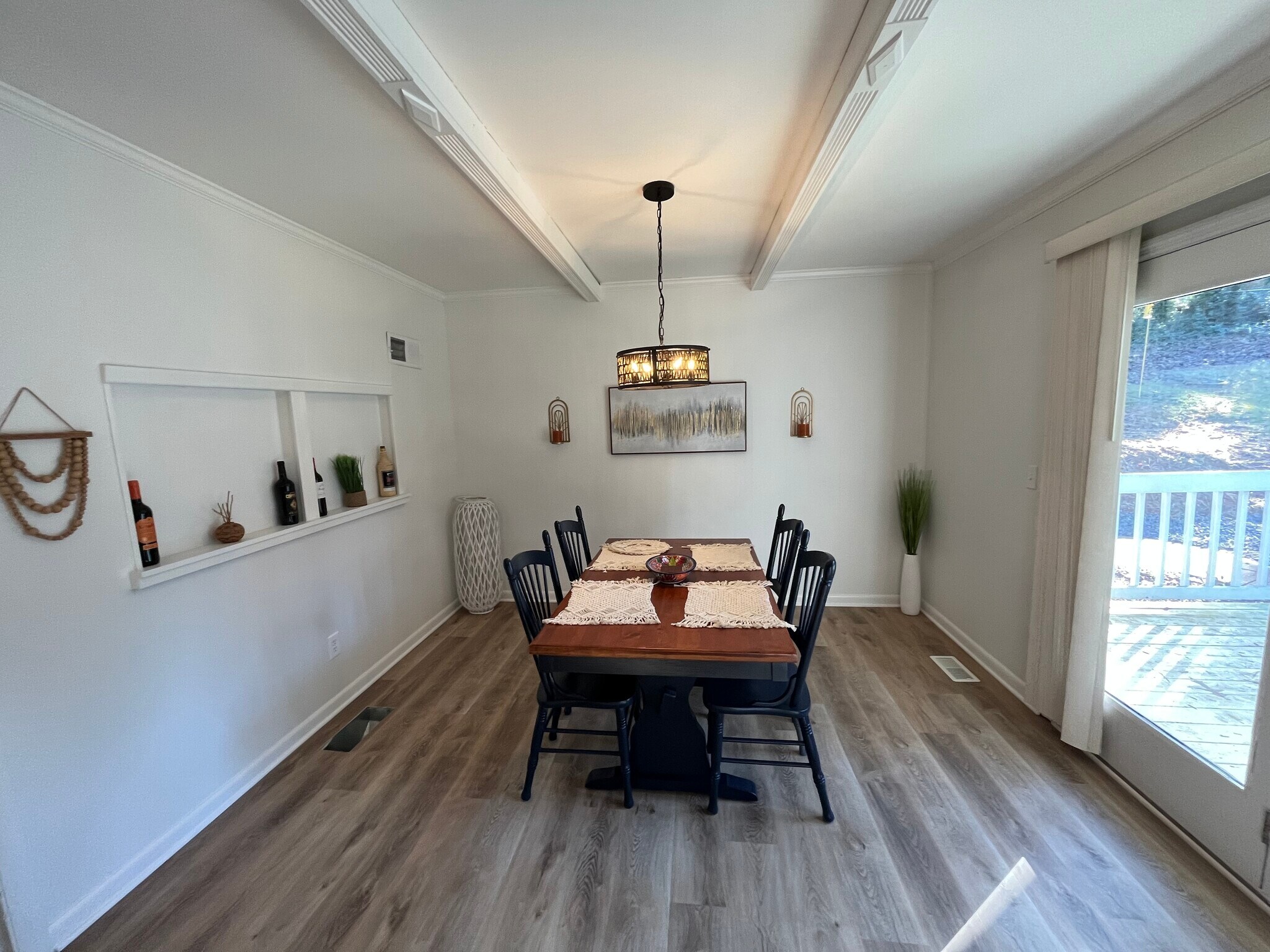 Building Photo - 2530 Rolling View Dr SE