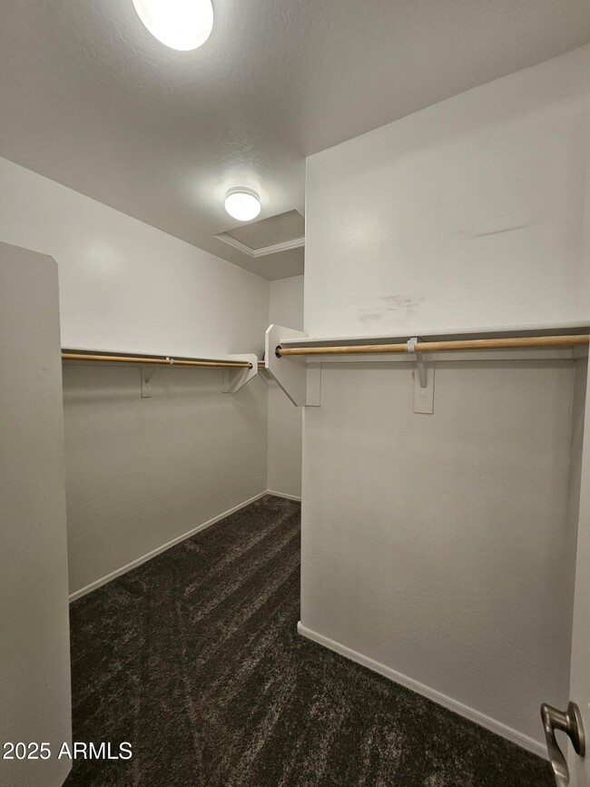Building Photo - 10756 W Hadley St
