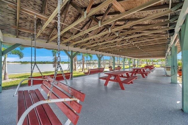 Building Photo - 4851 W Gandy Blvd