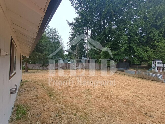 Building Photo - Hay7376/7378