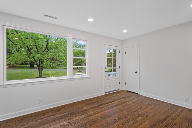 Building Photo - Beautifully Updated 4BR 2BA Home in Madison. Over 2,000 sq ft. $2,950 Rent.