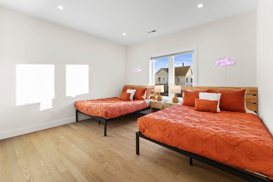 Building Photo - 24 Bolton St