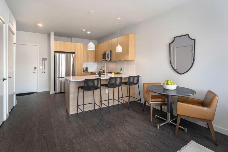 Building Photo - 51 S Broadway