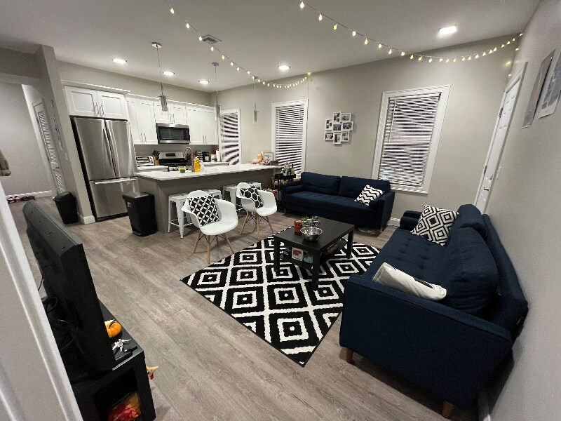 Building Photo - 14 Trenton St