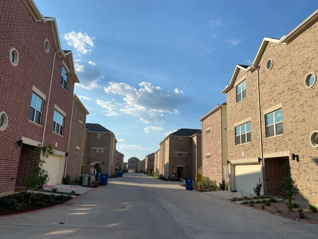 Building Photo - 11603 Main Ash Dr