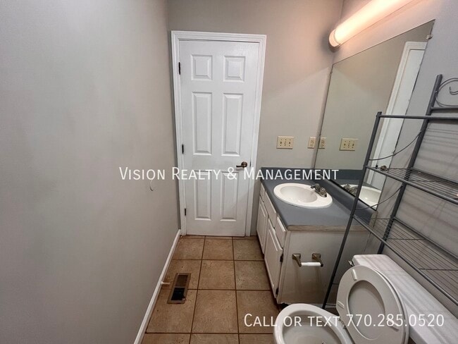 Building Photo - 60 Bagwell Rd