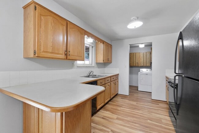 Building Photo - 4857 N Roosevelt Ave