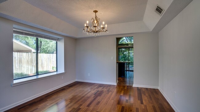 Building Photo - 4 BR / 2.5 BA – RARE FIND IN ROCKY BAYOU