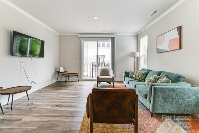 Building Photo - 3003 Jolene Ct