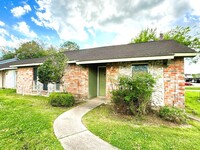 Building Photo - 6939 Chasewood Dr